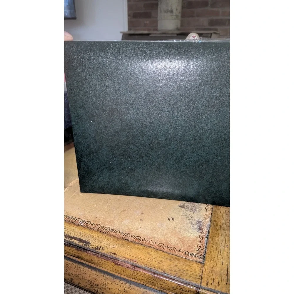 Memory Book /Scrapbook Pioneer E-Z Load 8 X 8  Dark Green New - 20 Pages